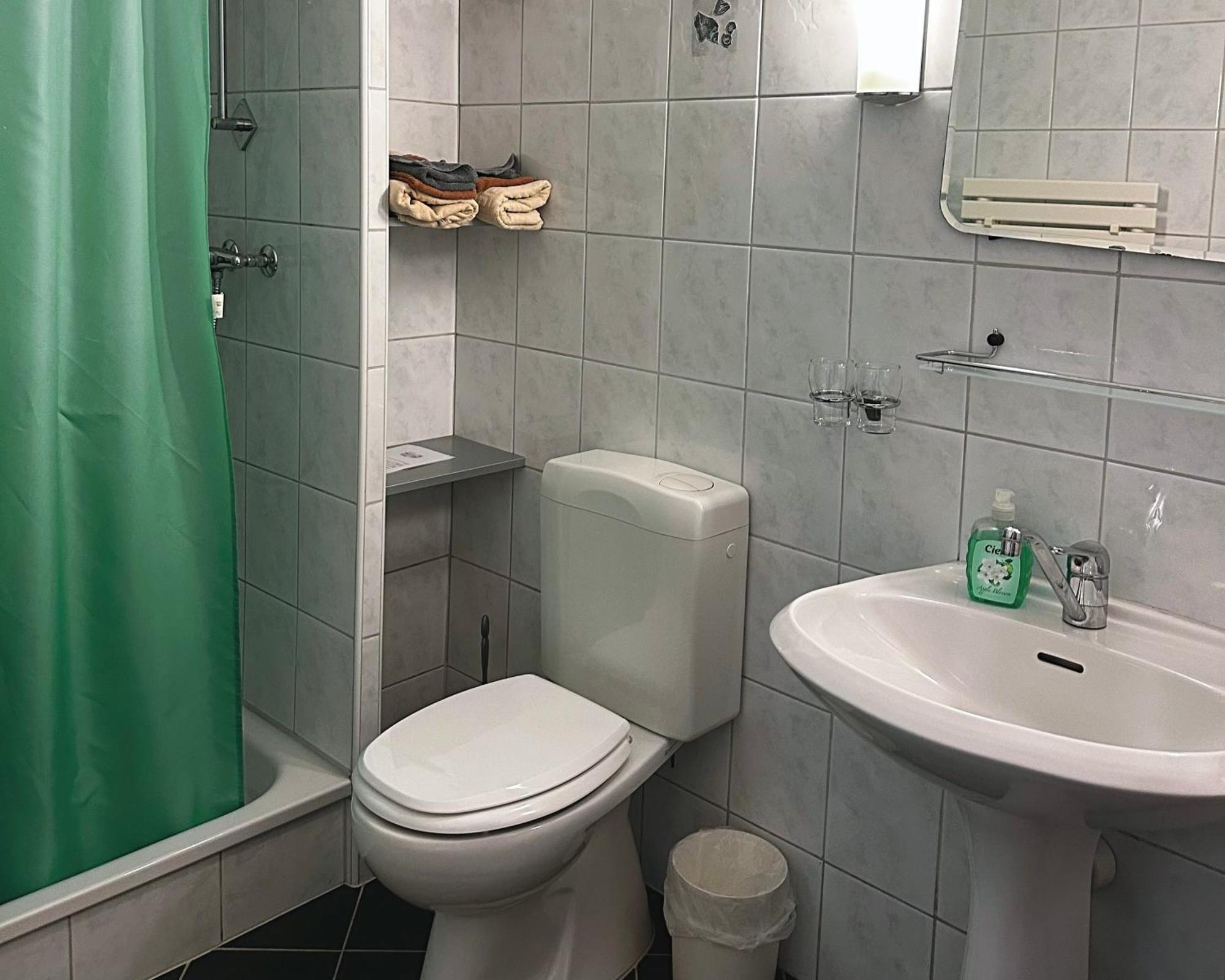 Hotel Loewen Monchaltorf Eksteriør bilde